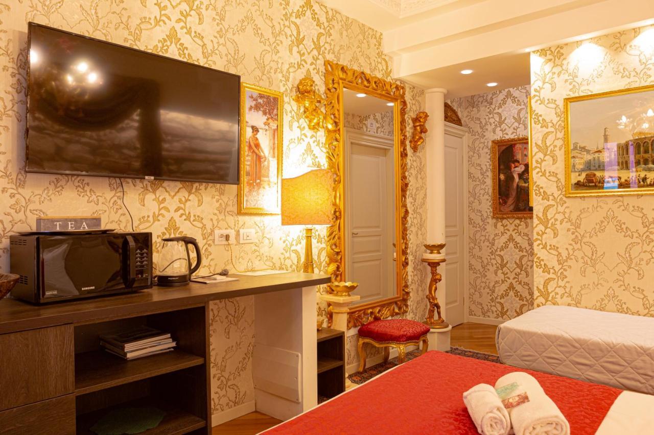 Giardini Dell'Arena Relais Hotel เวโรนา ภายนอก รูปภาพ